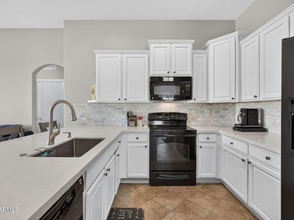 2725 E MINE CREEK Road, Unit 2020, Phoenix, AZ 85024