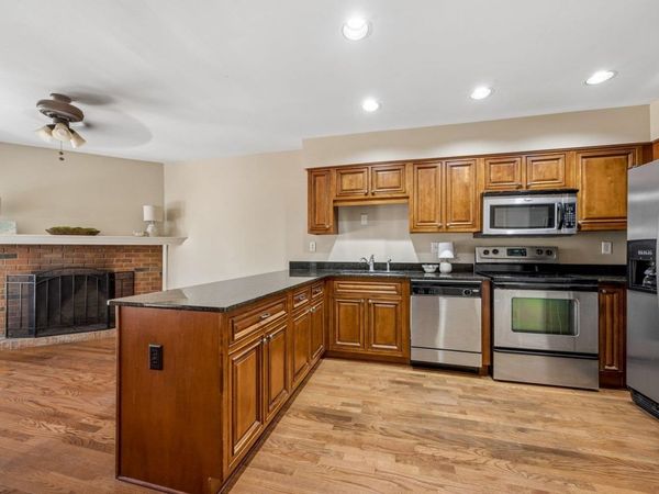 1685 REGENTS PARK DR, Unit B, Memphis, TN 38104
