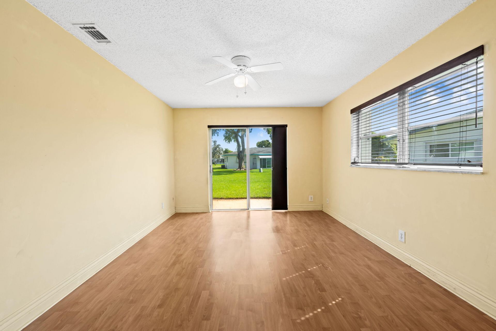 8711 NW 10th Street, Unit D101, Plantation, FL 33322 Photo