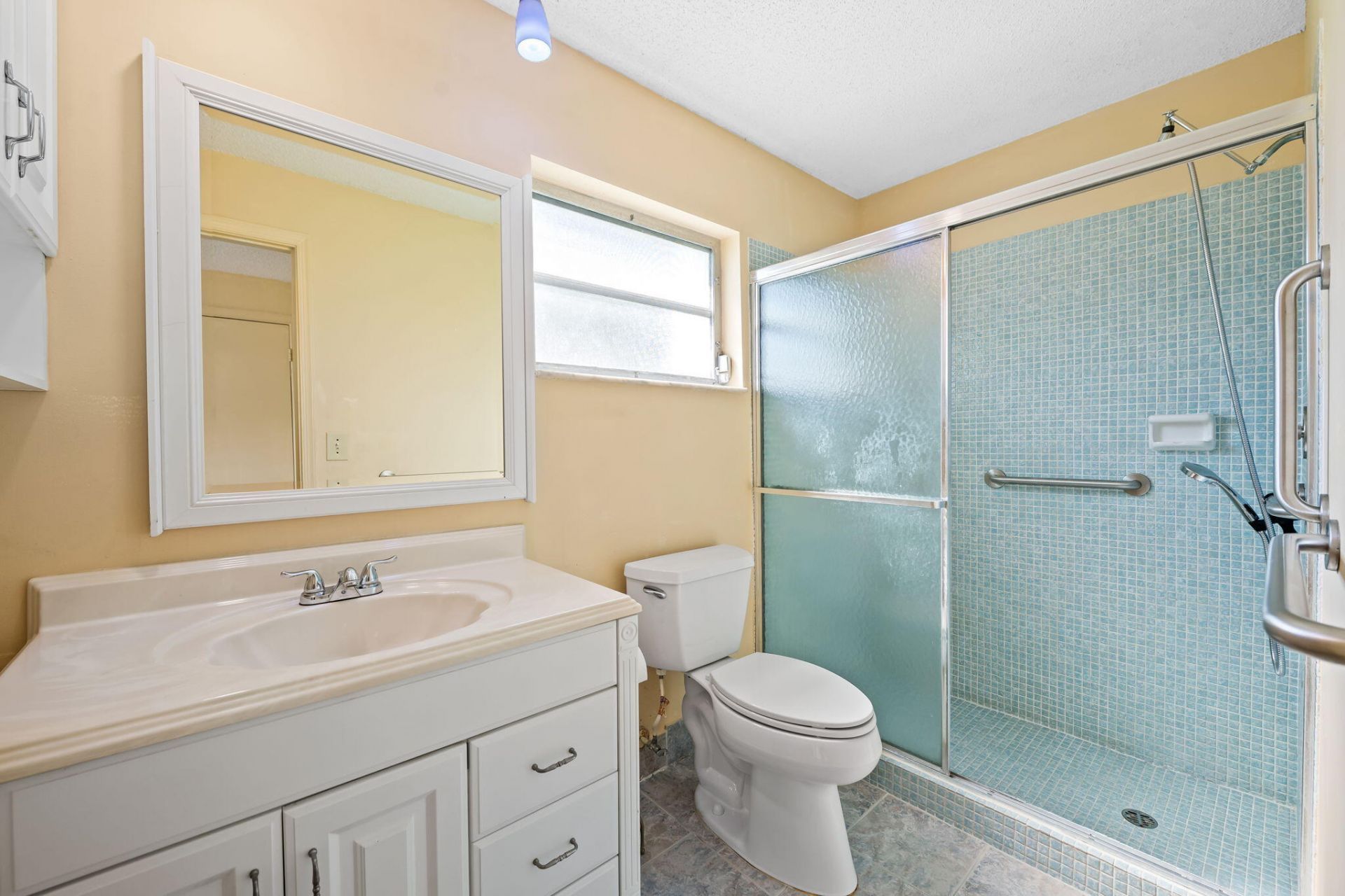 8711 NW 10th Street, Unit D101, Plantation, FL 33322 Photo