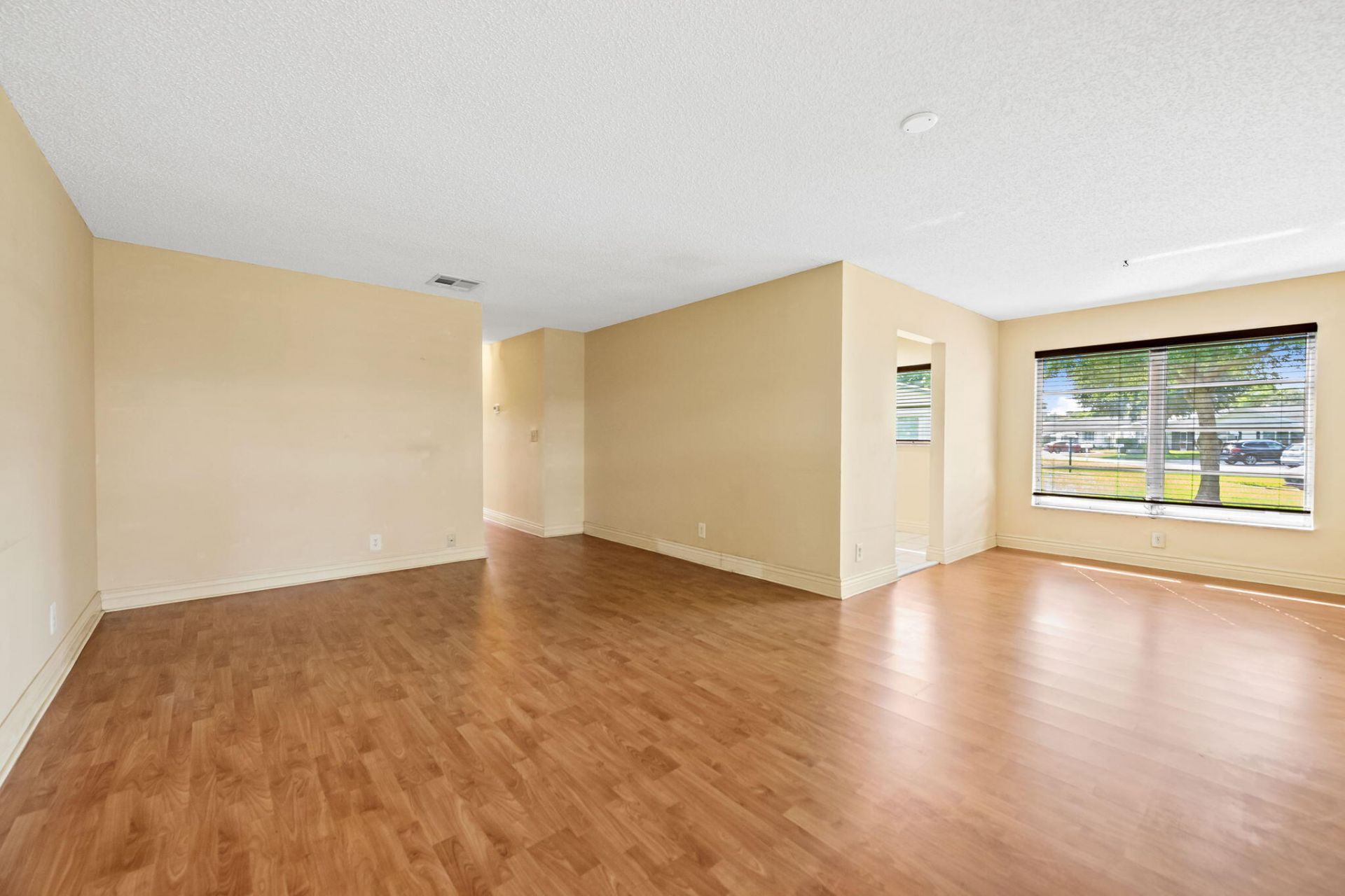 8711 NW 10th Street, Unit D101, Plantation, FL 33322 Photo