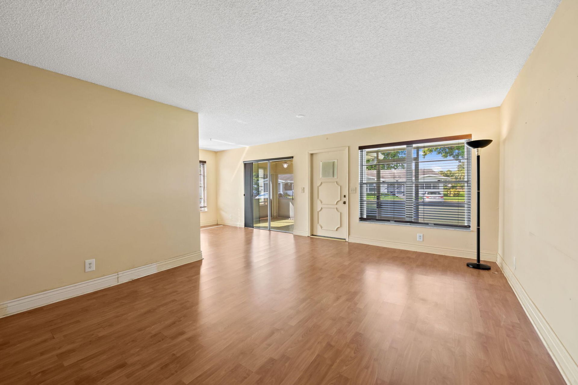 8711 NW 10th Street, Unit D101, Plantation, FL 33322 Photo