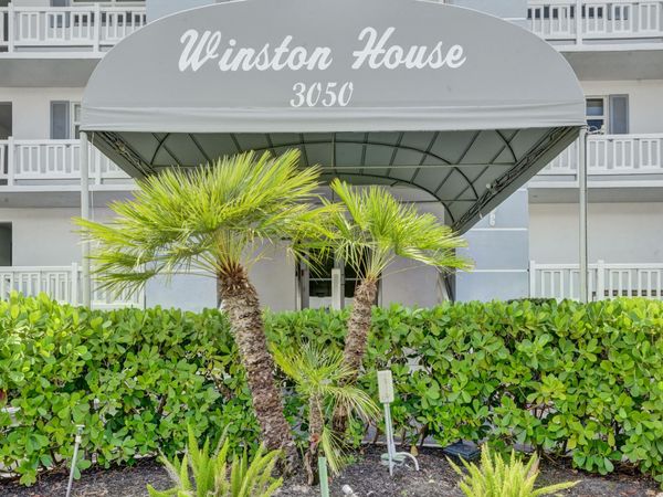 3050 NE 47th Court, Unit 305, Fort Lauderdale, FL 33308