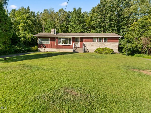 1 Woodin Road, Halfmoon, NY 12065