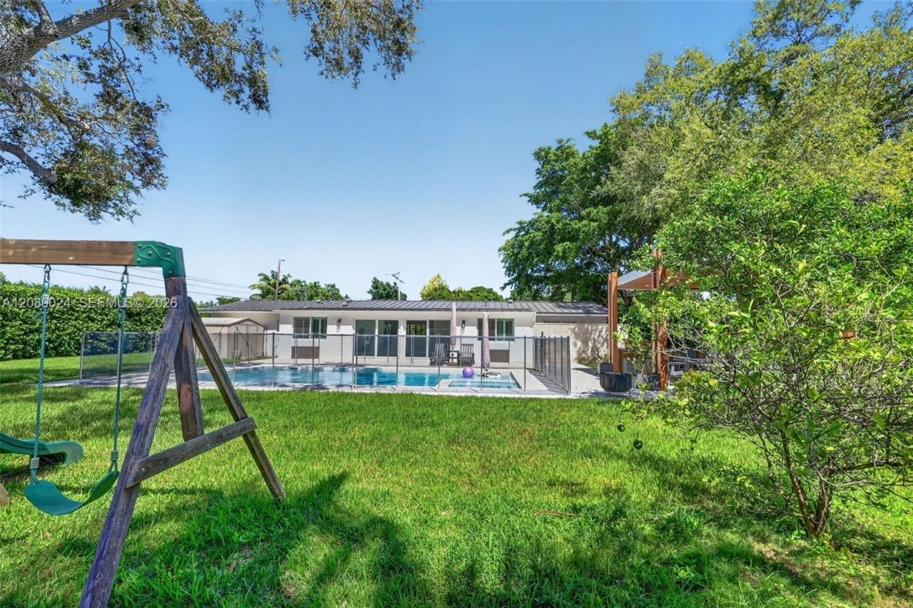 14220 SW 86th Ave, Palmetto Bay, FL 33158 Photo