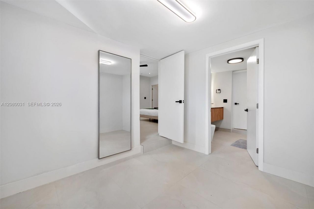 335 NW 108th St , Miami, FL 33168 Photo