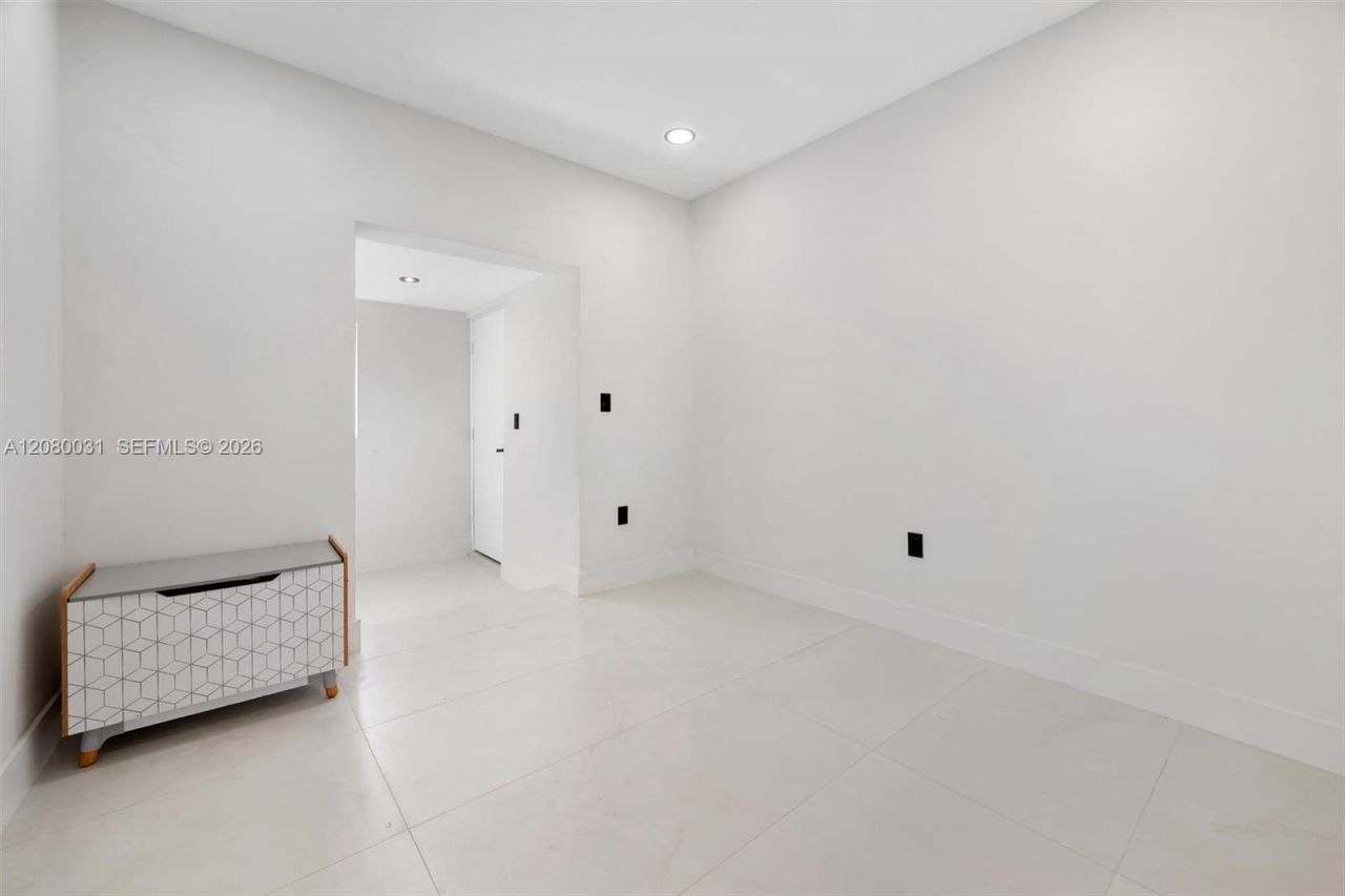 335 NW 108th St , Miami, FL 33168 Photo