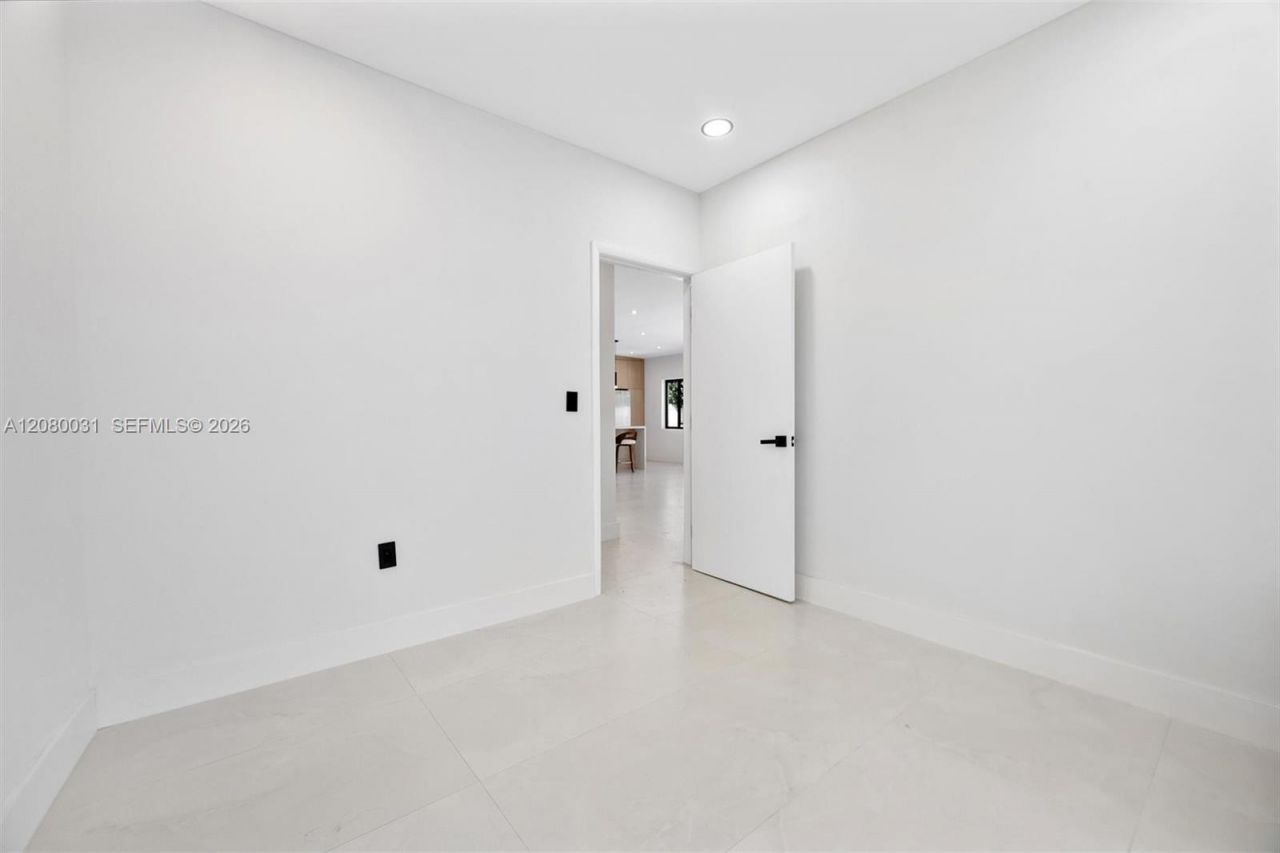 335 NW 108th St , Miami, FL 33168 Photo