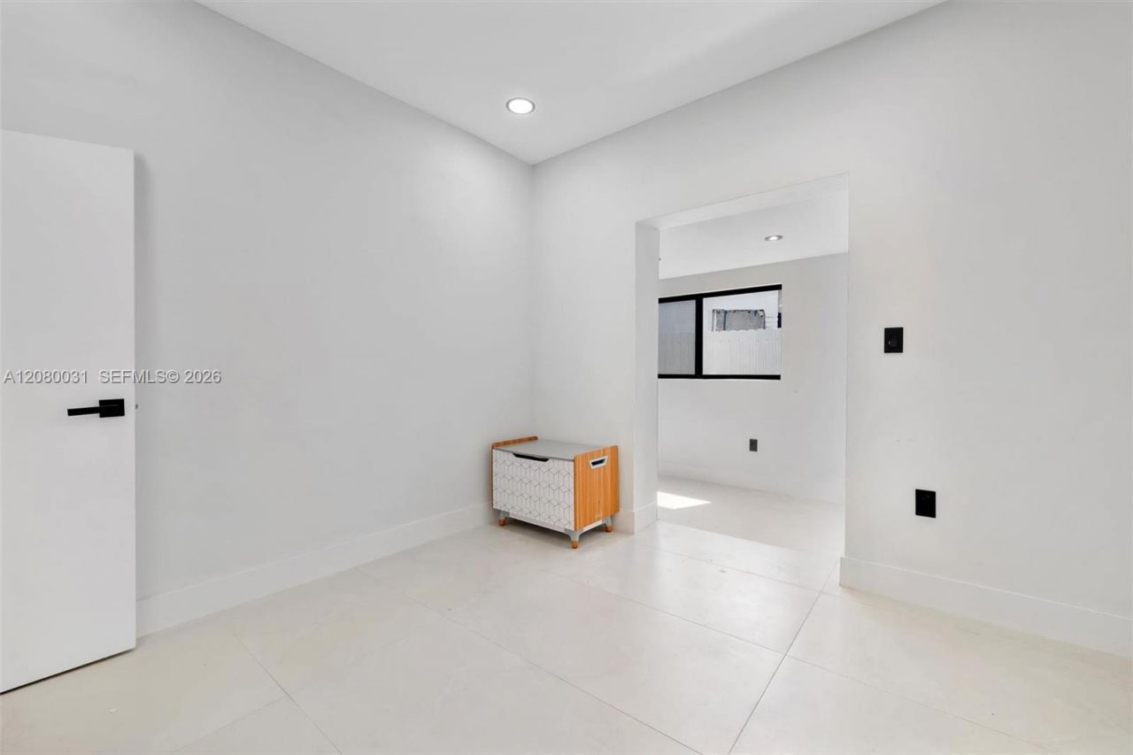 335 NW 108th St , Miami, FL 33168 Photo