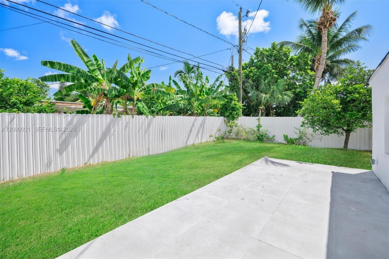 335 NW 108th St , Miami, FL 33168 Photo