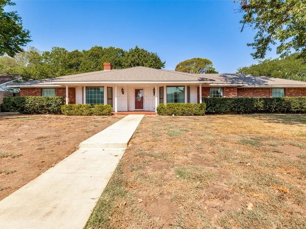 9015 Hunters Glen Trail , Fort Worth, TX 76120