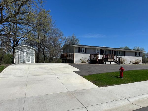 520 W State Street, Belle Plaine, MN 56011