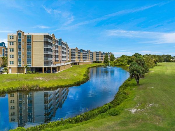 960 STARKEY ROAD, Unit 7205, LARGO, FL 33771