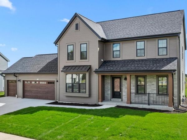 1733 Hammock LANE, Oconomowoc, WI 53066