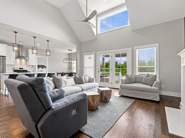 221 Downeymeade Dr, Nashville, TN 37214