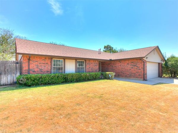 1016 S Neptune Road, Edmond, OK 73003