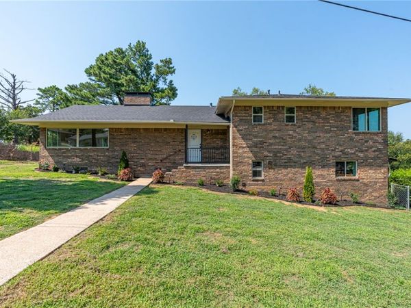 1803 Parkview Drive , Van Buren, AR 72956