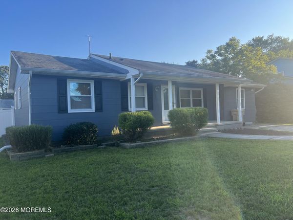 32 Carver Street, Bayville, NJ 08721