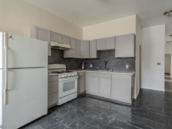 324 14Th Ave, Newark, NJ 07103