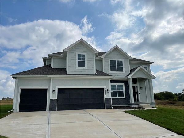 9006 N Colorado Avenue, Kansas City, MO 64156