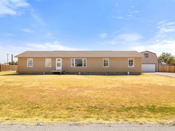 205 Chickasha Avenue, Amber, OK 73004