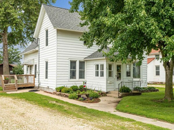 708 N Franklin Street, Manchester, IA 52057
