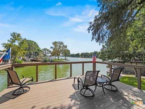 107 Palmkey Street , McQueeney, TX 78123