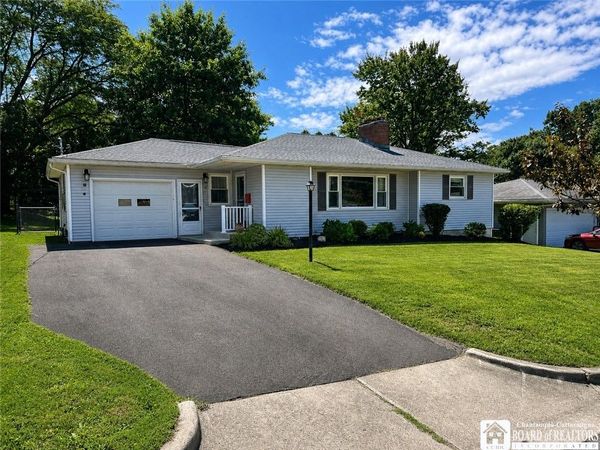 15 Hilldale Avenue , Jamestown, NY 14701
