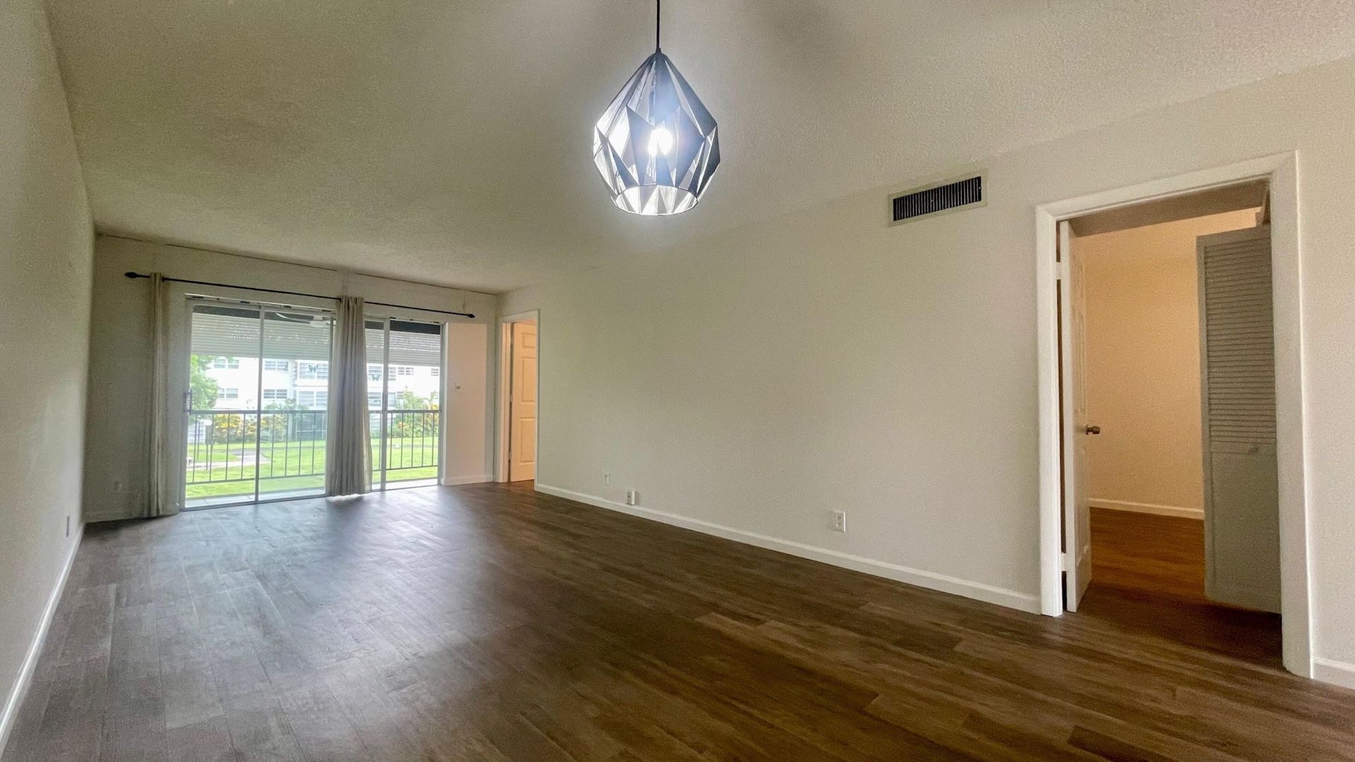 1801 NW 75th Avenue, Unit 211, Plantation, FL 33313 Photo
