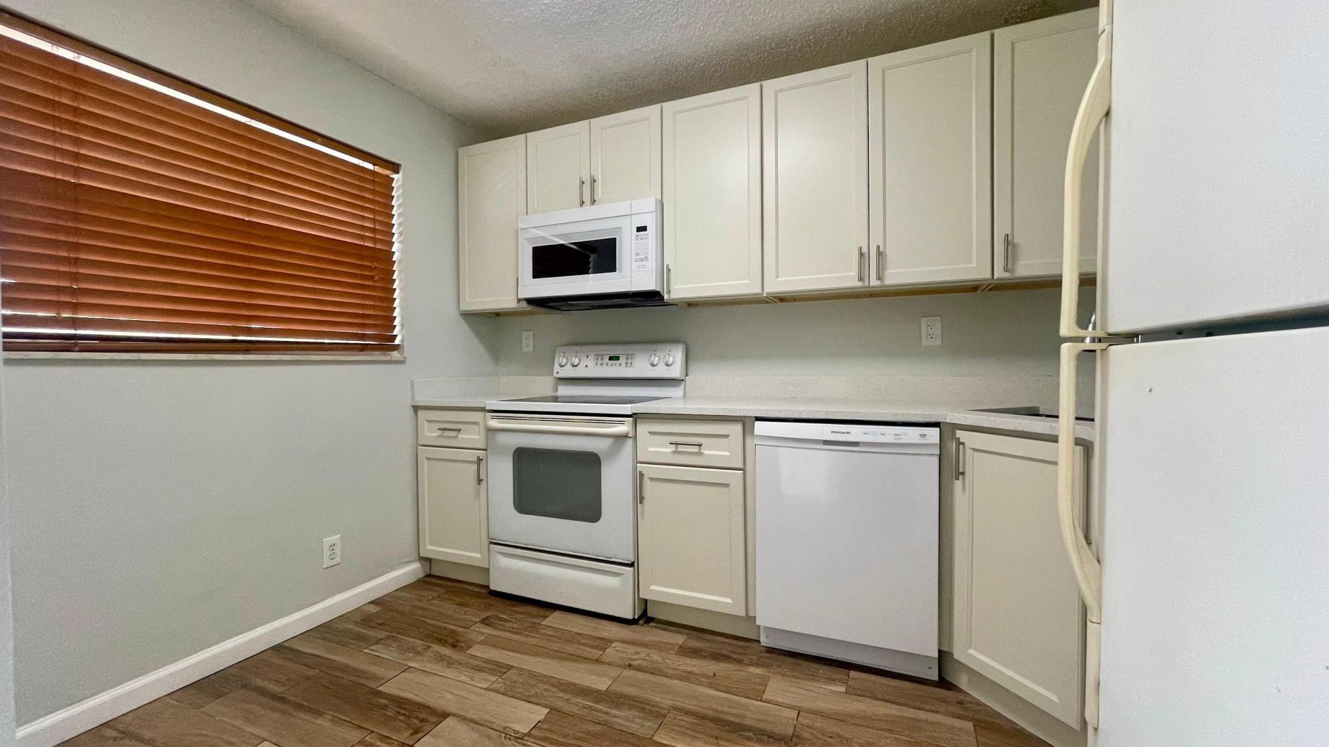 1801 NW 75th Avenue, Unit 211, Plantation, FL 33313 Photo