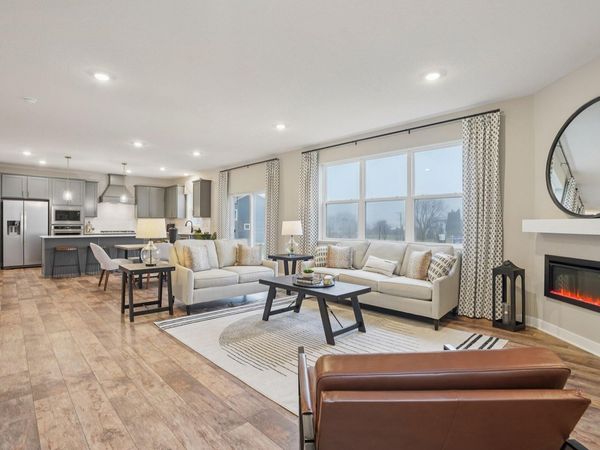 1698 Oak Creek Pass, Chaska, MN 55318