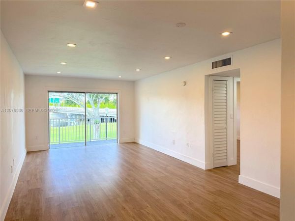 7660 SW 82nd St , Unit H208, Miami, FL 33143