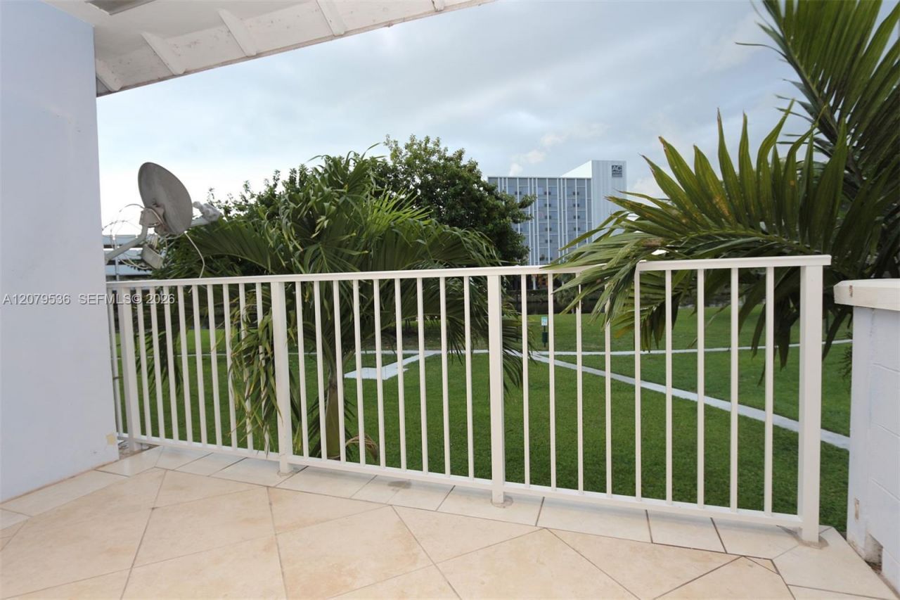 7660 SW 82nd St , Unit H208, Miami, FL 33143 Photo