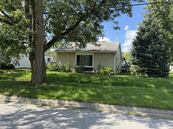 1039 Summit Street, Lima, OH 45801