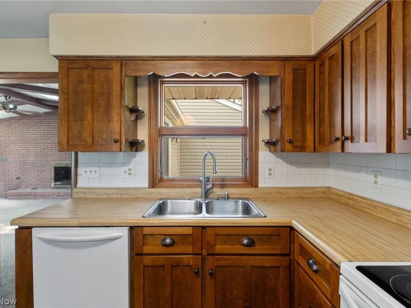 1375 Schrader Road, North Lawrence, OH 44666 Photo 9