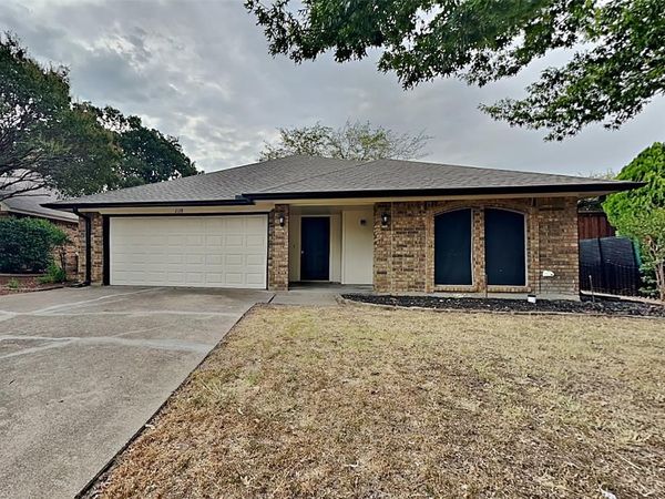 2128 Turf Club Drive, Arlington, TX 76017