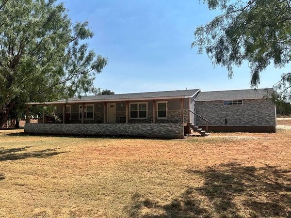 131 Mesquite Lane , Sweetwater, TX 79556