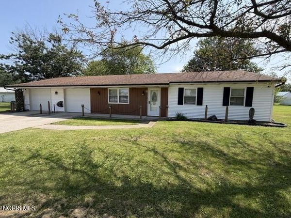8 Foxglove Place , Montpelier, OH 43543