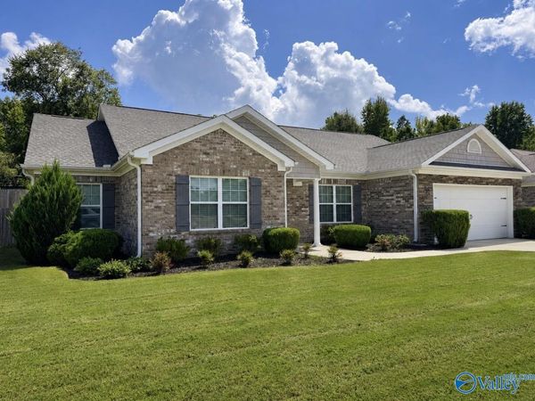 312 Dominion Drive SE, Hartselle, AL 35640
