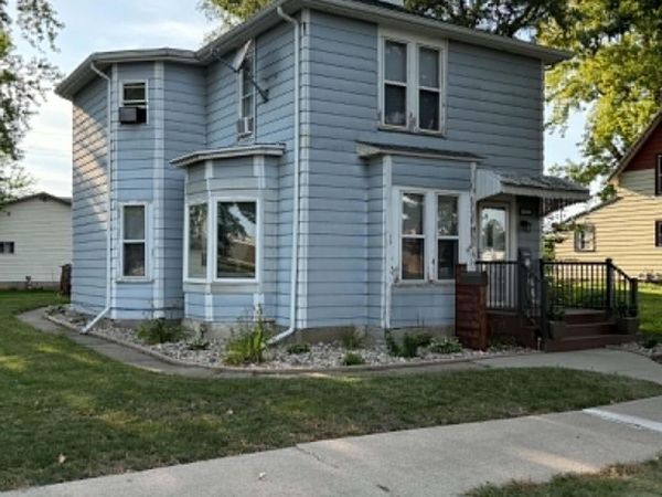 708 SENECA ST, Storm Lake, IA 50588