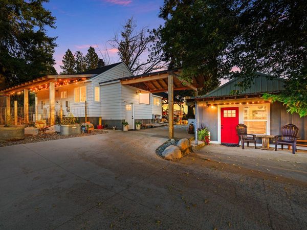 711+ Milan Farms Rd, Elk, WA 99009