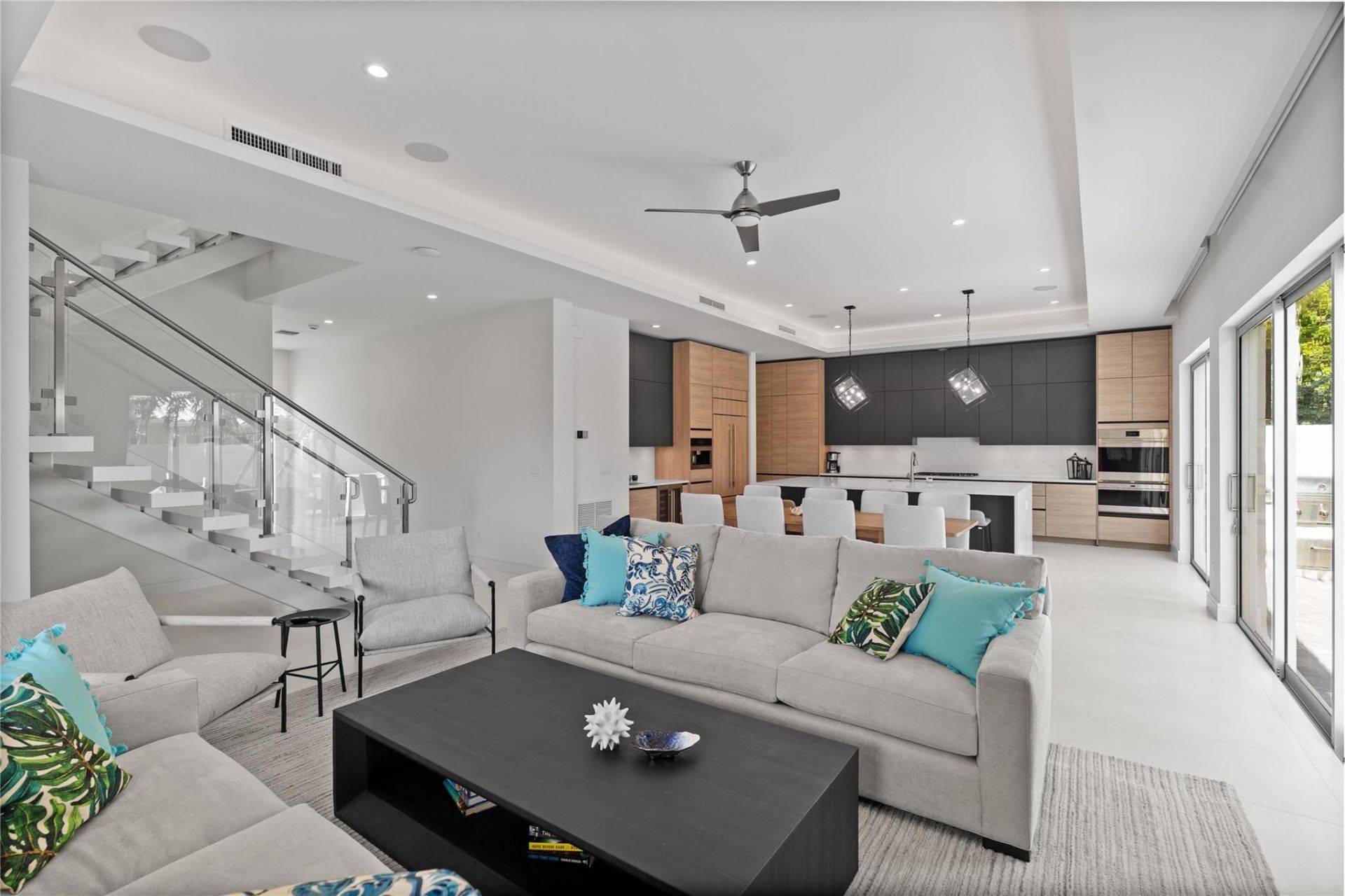221 Shore Court, Lauderdale by the Sea, FL 33308 Photo