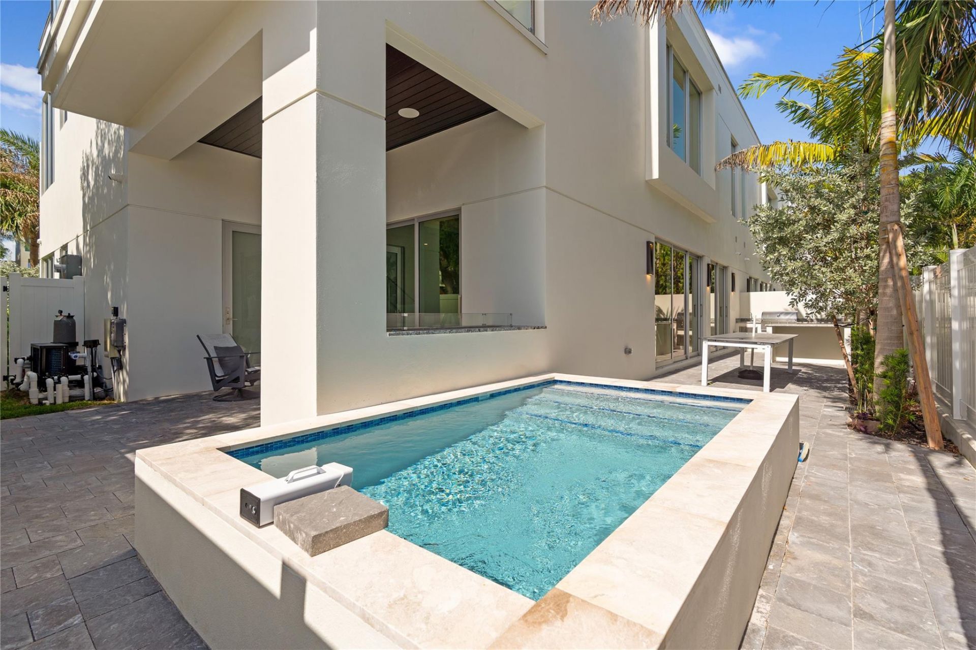 221 Shore Court, Lauderdale by the Sea, FL 33308 Photo
