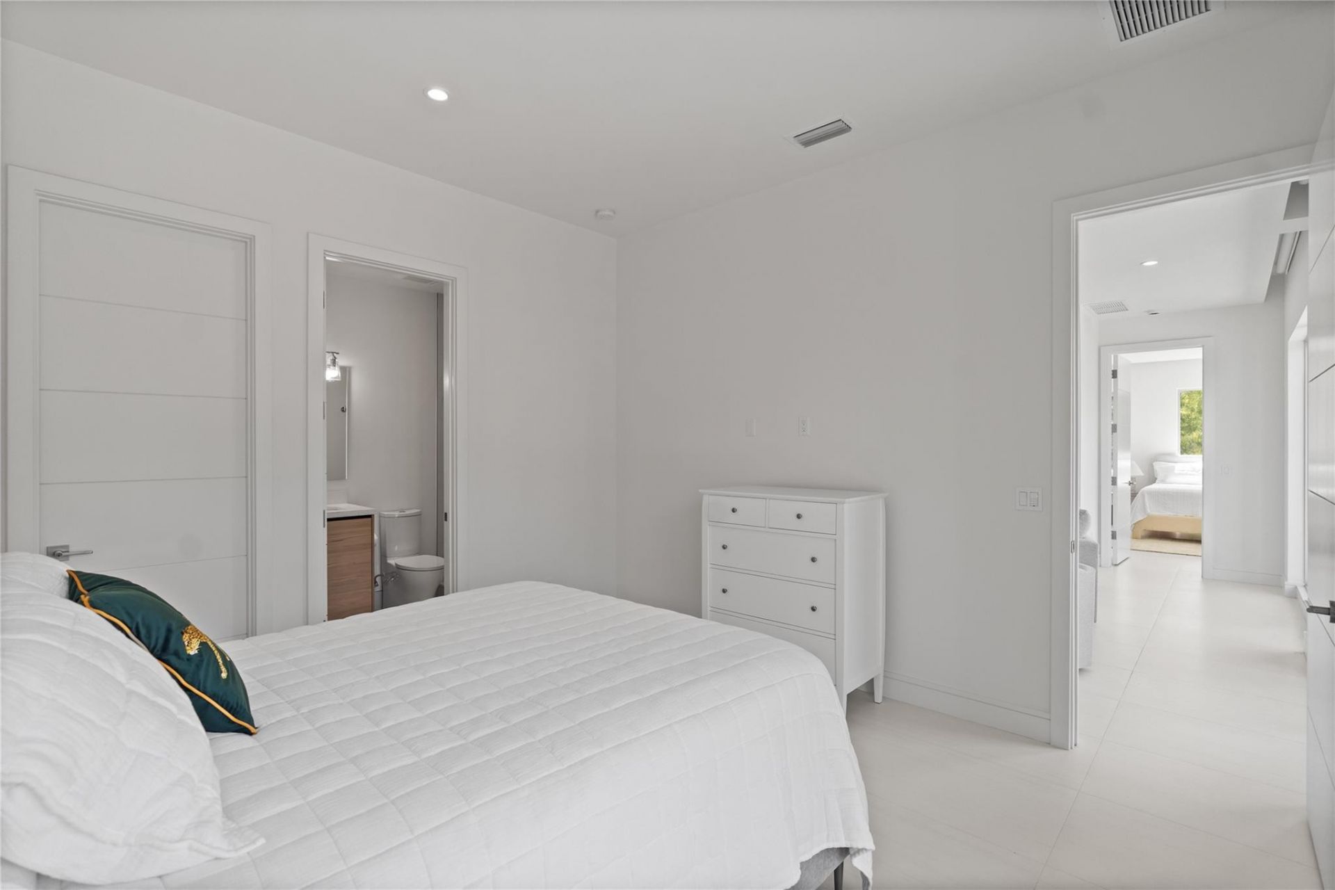 221 Shore Court, Lauderdale by the Sea, FL 33308 Photo