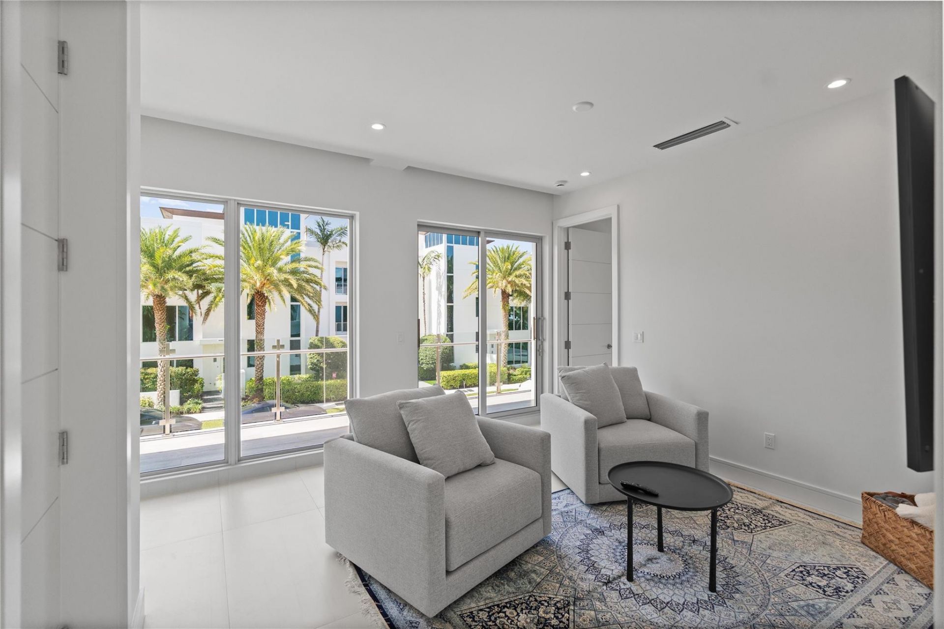 221 Shore Court, Lauderdale by the Sea, FL 33308 Photo