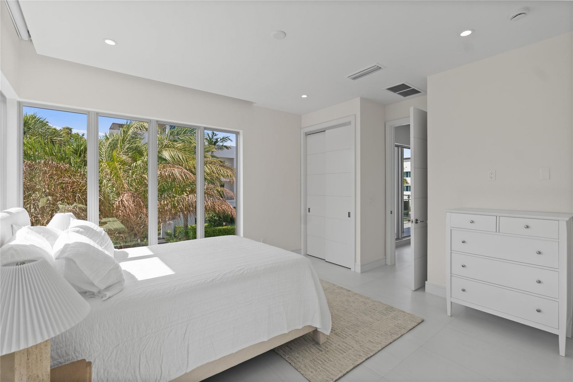 221 Shore Court, Lauderdale by the Sea, FL 33308 Photo