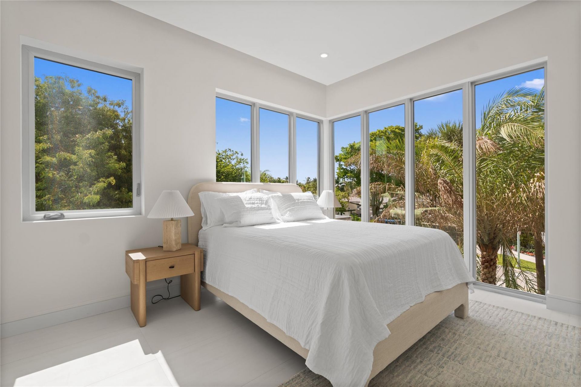 221 Shore Court, Lauderdale by the Sea, FL 33308 Photo