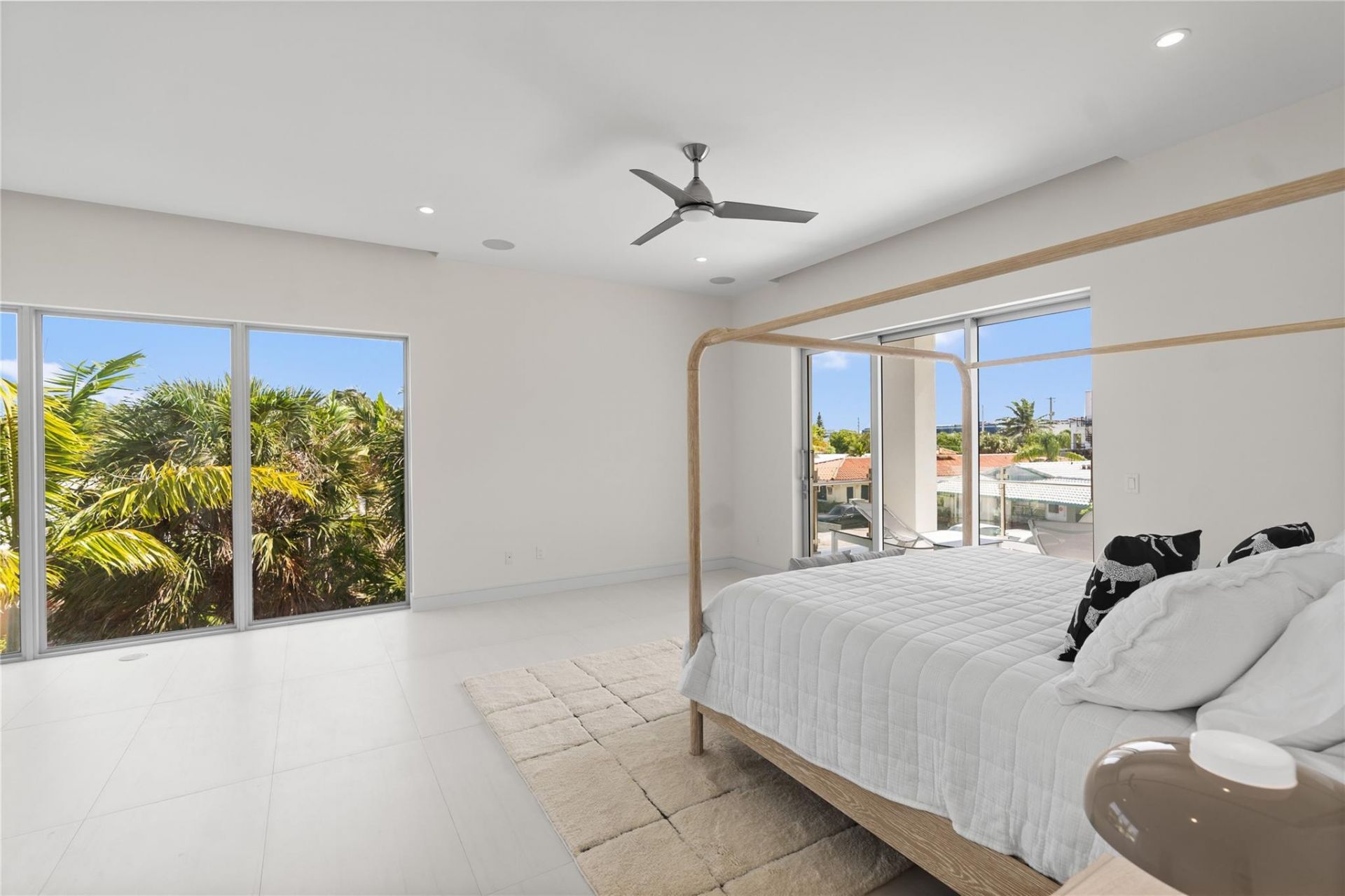 221 Shore Court, Lauderdale by the Sea, FL 33308 Photo