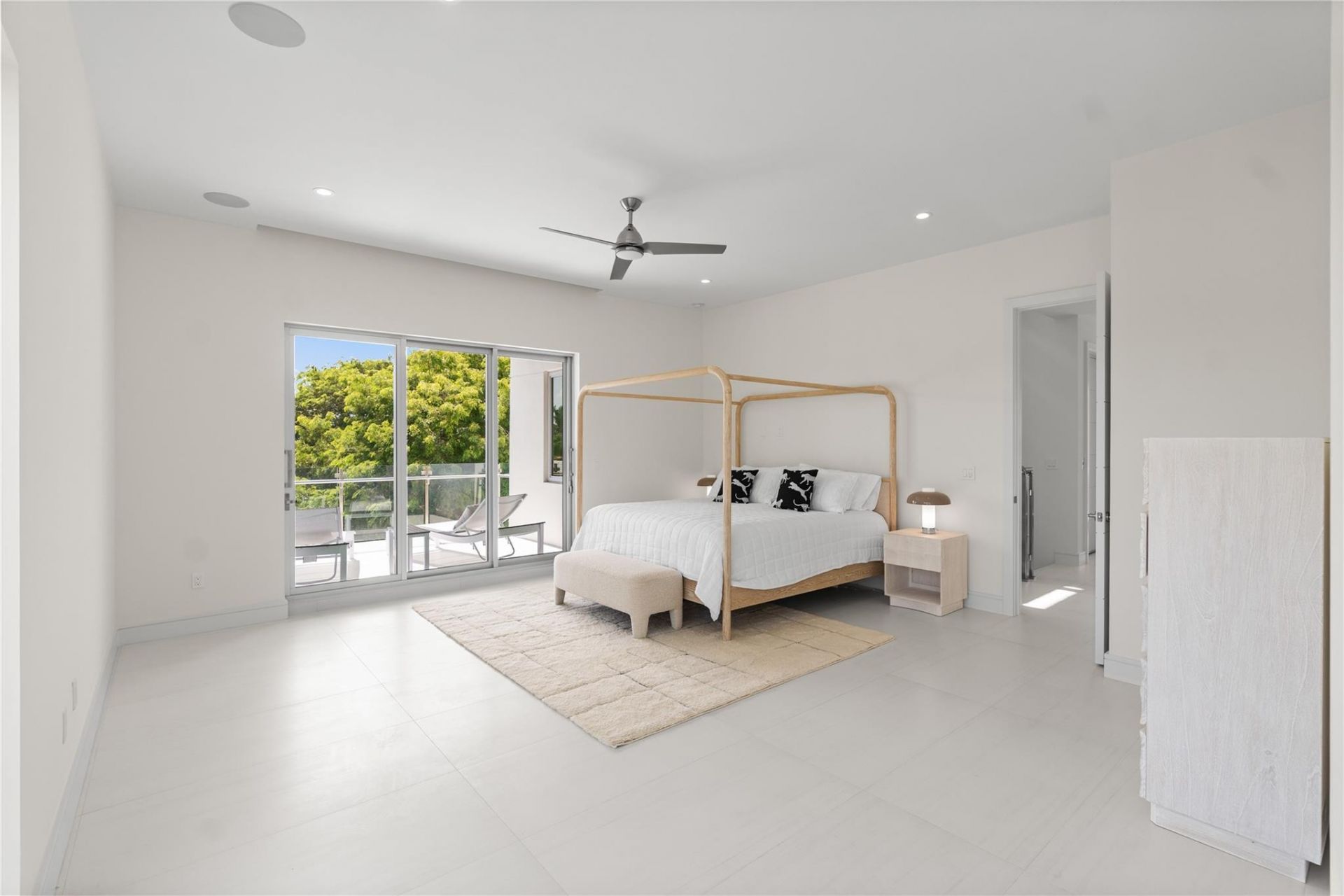 221 Shore Court, Lauderdale by the Sea, FL 33308 Photo