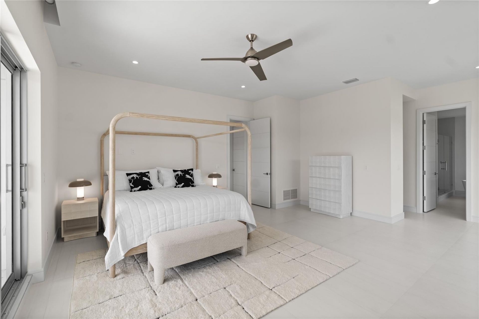 221 Shore Court, Lauderdale by the Sea, FL 33308 Photo